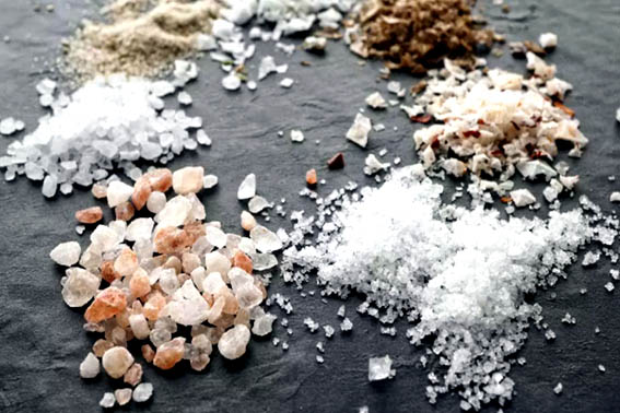 نمک فروش نمک